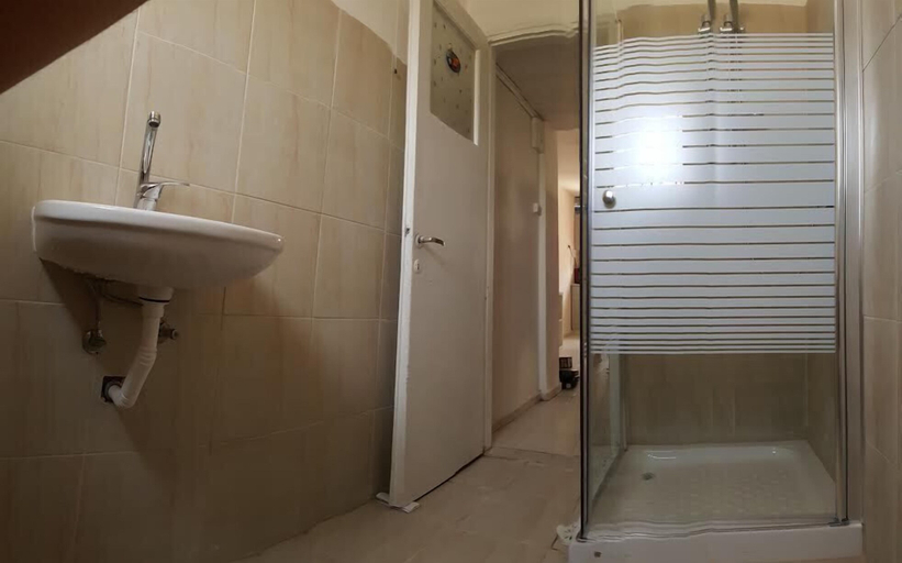 Bathroom, Herzelya Getaway