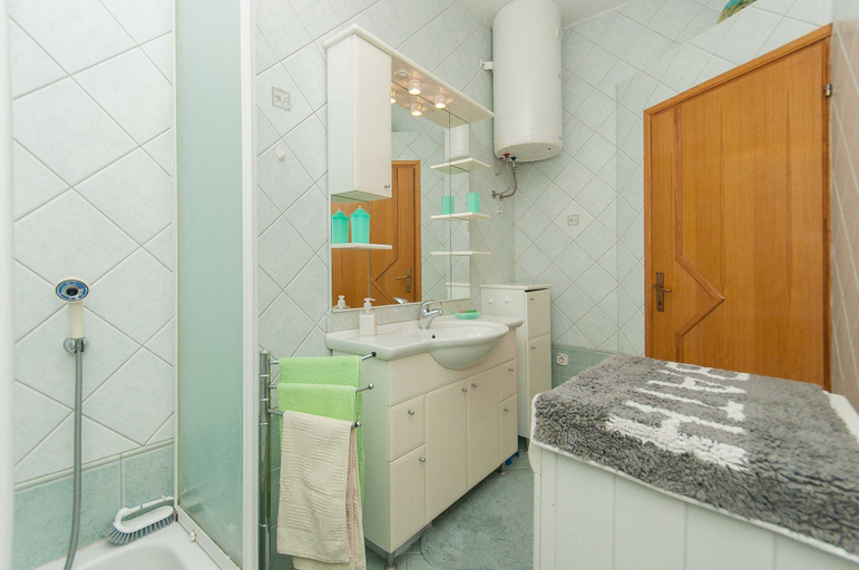 Bathroom 4, Apartment Brajki, Omiš