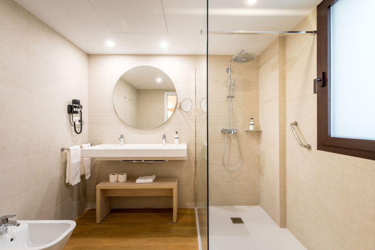 Bathroom 5, atLumbreras16, Sevilla