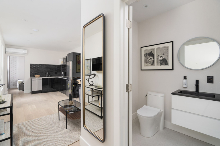 Bathroom 3, François-Denis Apartments, Montréal