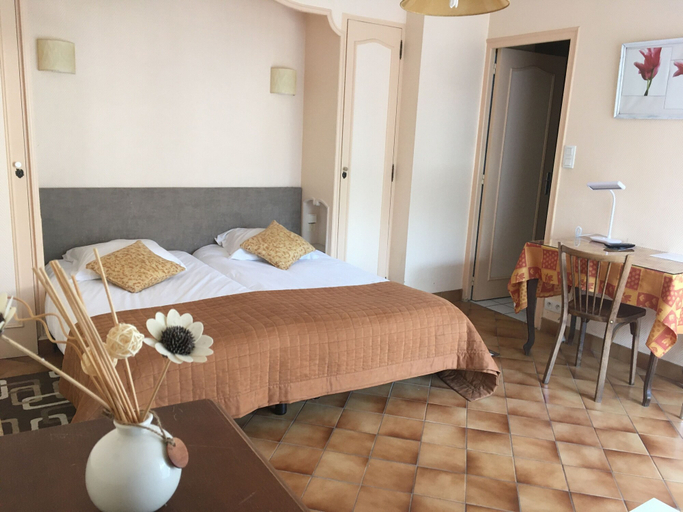 Bedroom 3, Europ'Hôtel, Morbihan