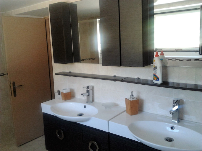 Bathroom 4, Villa Dunes, West Greece