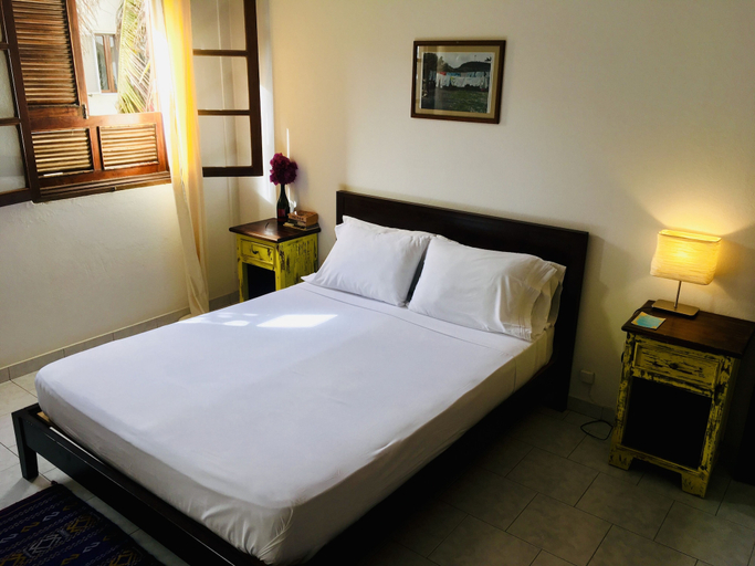 Bedroom 4, Syds Guesthouse I, Praia