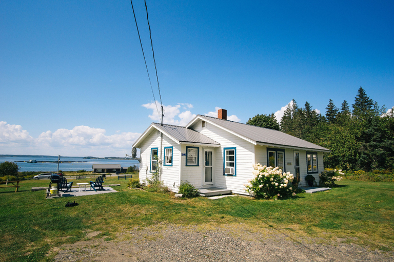 Exterior & Views 2, Friars Bay Inn & Cottages, Charlotte