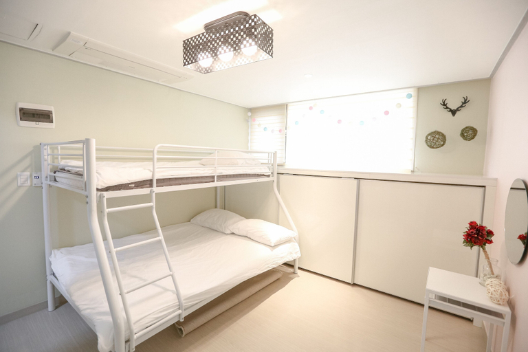 Bedroom 2, Lovely House, Mapo