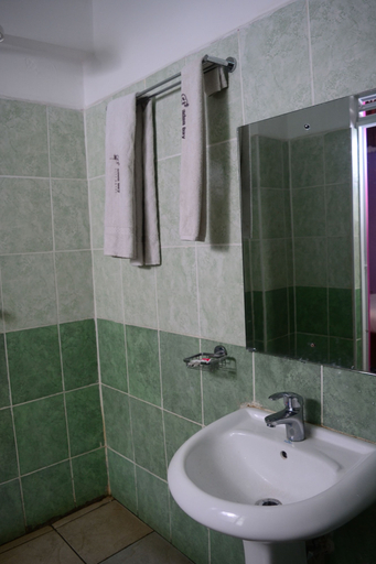 Bathroom 5, Aden Bay City Hotel, Starehe
