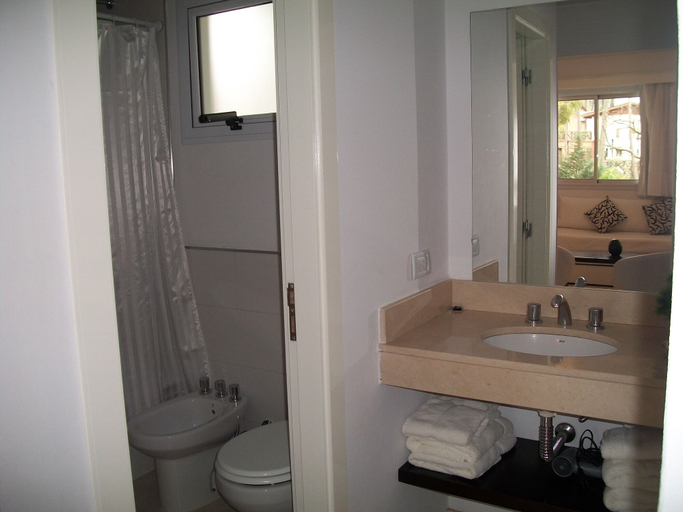 Bathroom 3, Avutarda de Carilo, Pinamar