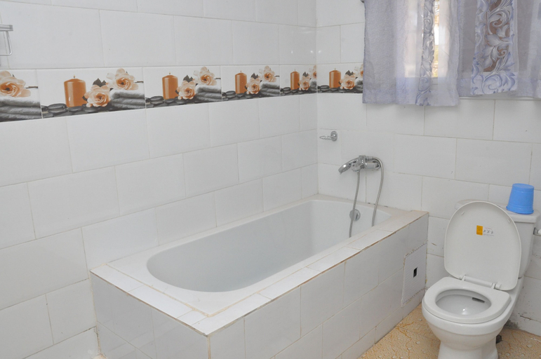 Bathroom 3, B2 Self Catering Apartments, Kanifing