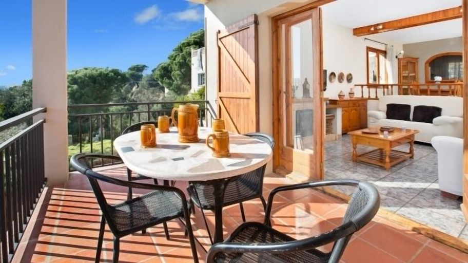 Others 5, Villa Sophie, Girona