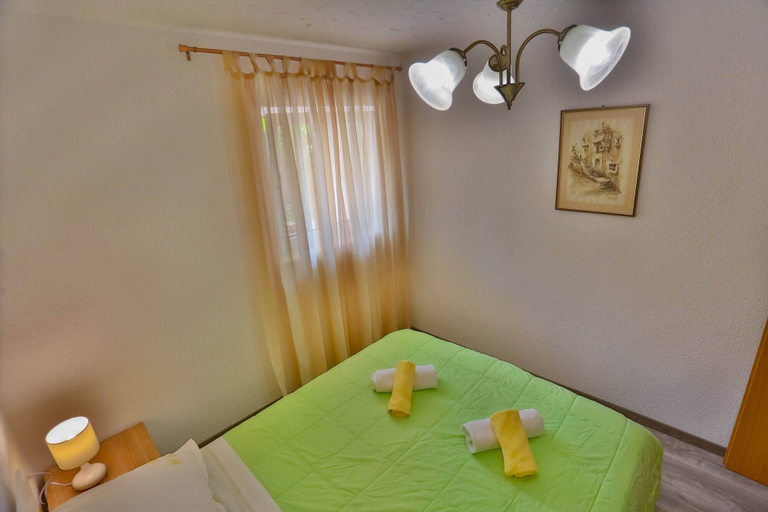 Bedroom 2, Apartments Lenka, Sutivan