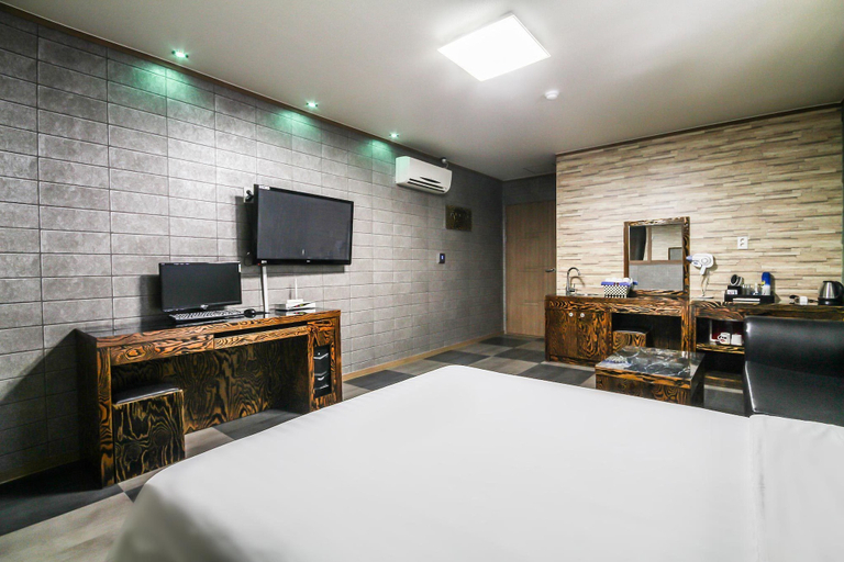 Others 4, Hotel Lie, Geoje