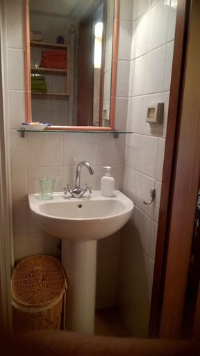 Bathroom 4, B&B Luna, Syracuse