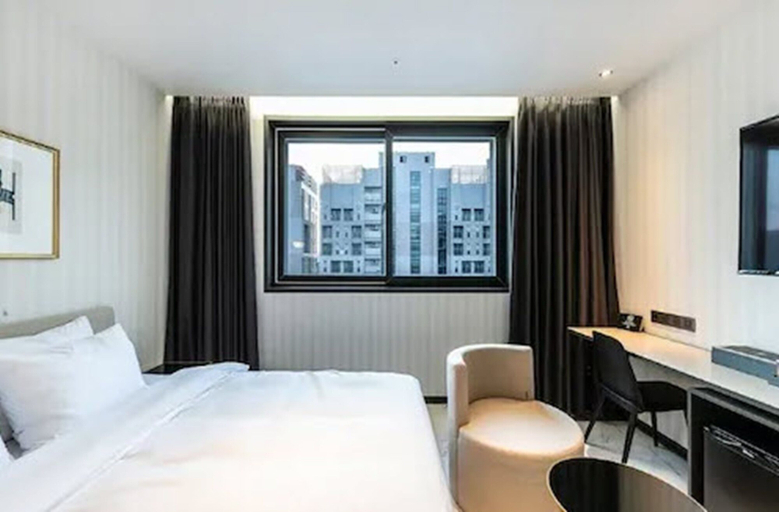 Bedroom 2, Brown Dot Hotel Jinju Chungmugong, Jinju