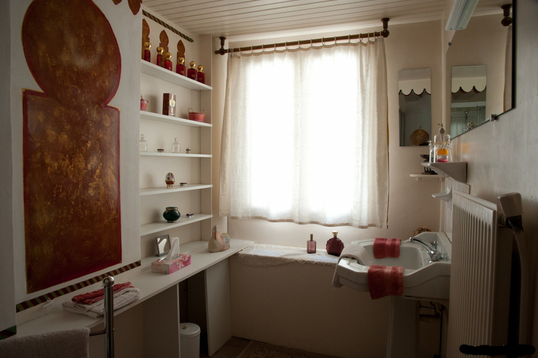 Bathroom 5, La Demeure Saint-Ours, Indre-et-Loire