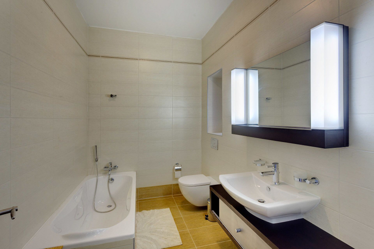 Bathroom 4, Ocean Front LUX Apartment inc Pool, Upmarket Area