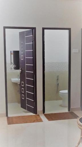 Bathroom 4, Hotel Akshith Inn, Thanjavur