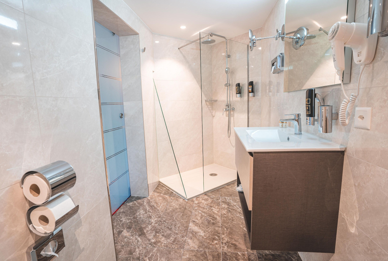 Bathroom 4, My Home Hotel, Winterthur