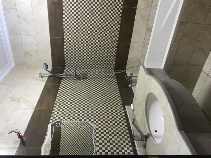 Bathroom, Maadi Royal Palace, Al-Basatin