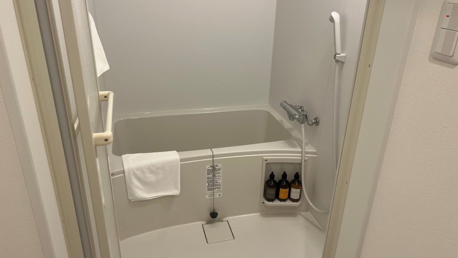 Bathroom 3, Hotel Livinginn Nahkoumae, Naha