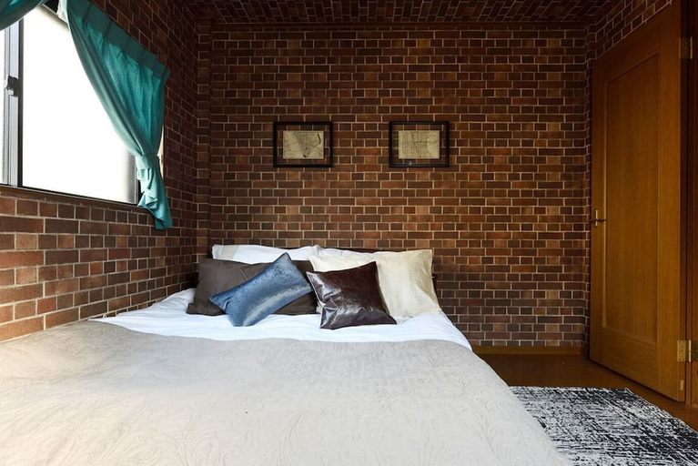 Bedroom 3, Private House St8, Osaka