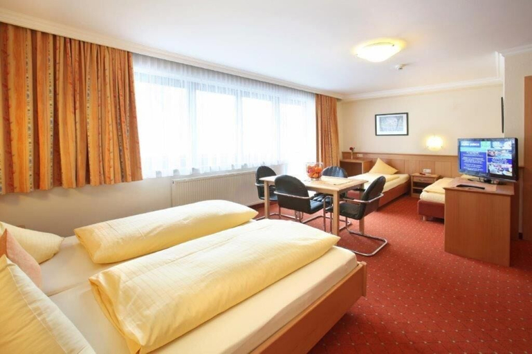 Bedroom 2, Hotel Austria, Zell am See