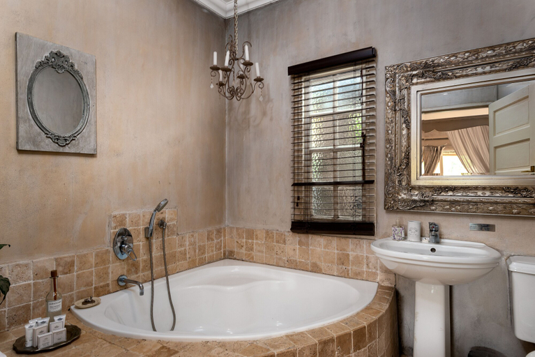 Bathroom 5, Petite Provence B&B, iLembe