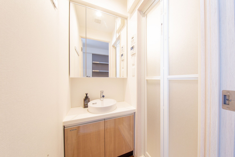 Bathroom 5, Prosper Rainbow Villa, Osaka