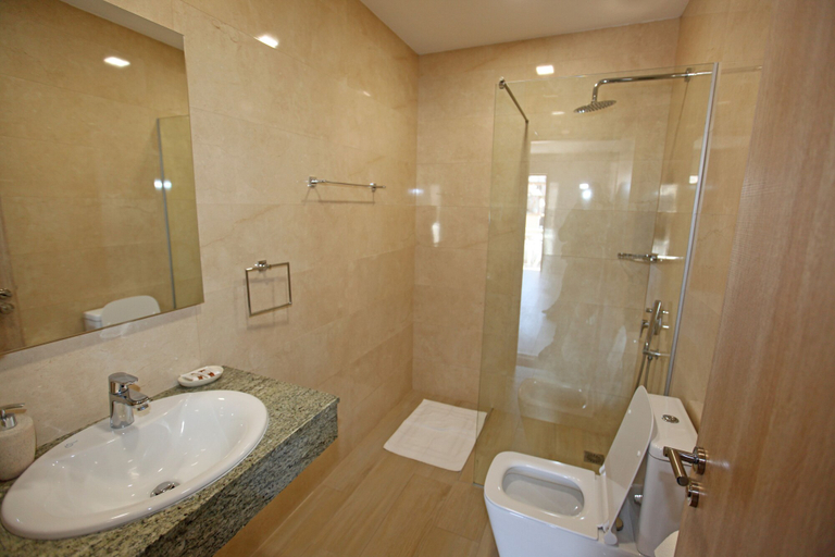 Bathroom 4, Hotel Star, Sarandës