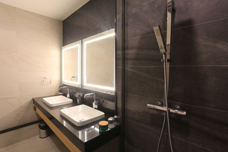 Bathroom 5, Klongwan Resort, Muang Prachuap Khiri Khan