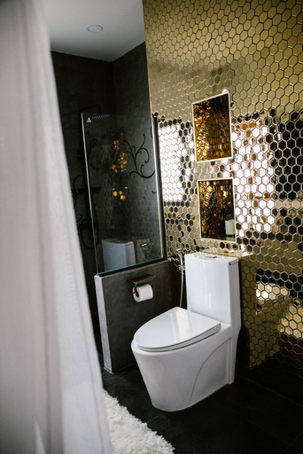 Bathroom 5, PU PAH KANNA PUA, Pua