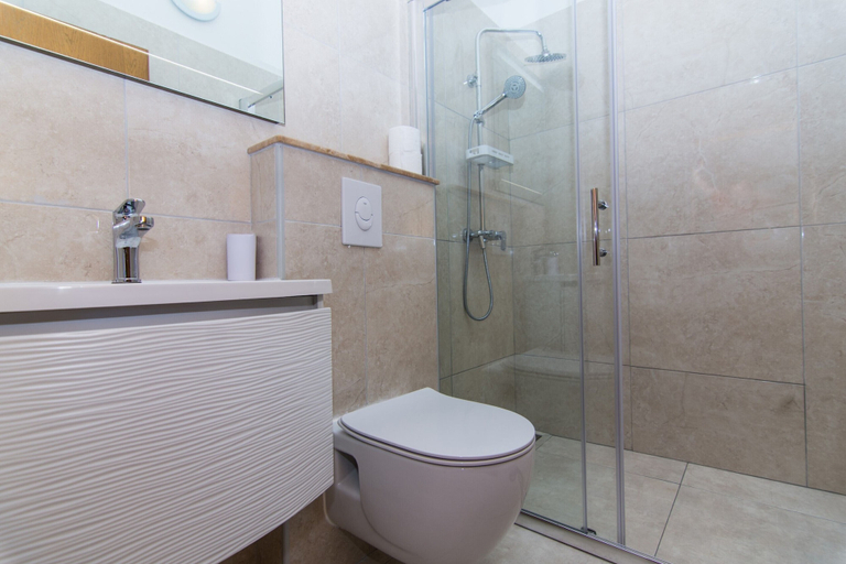 Bathroom 4, Apartments Lovric, Okrug