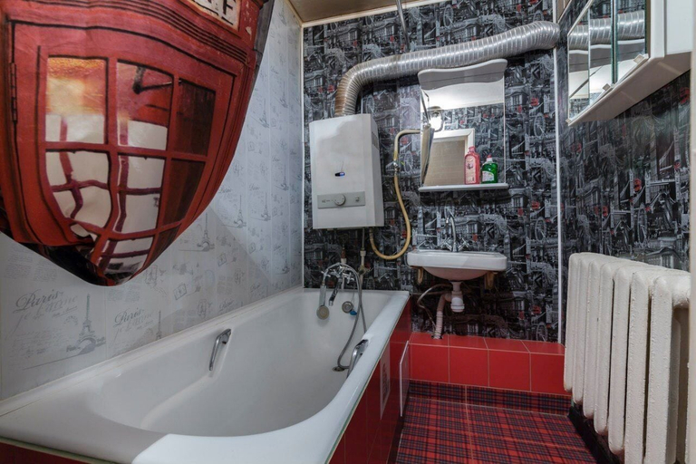 Bathroom, Mishel on Griboedova, Sankt-Peterburg gorsovet