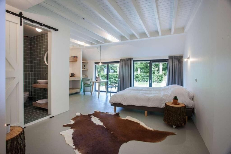 Bedroom 5, Uitgerust voor zaken, Skarsterlân