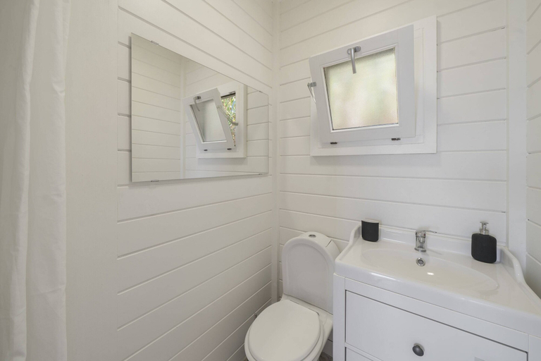 Bathroom, A Haven by the Sea, Casa da Rocha de Baixo, Santana