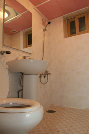 Bathroom 3, Seoulwise Guesthouse - Hostel, Mapo