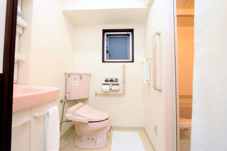 Bathroom 5, Hifumi, Osaka