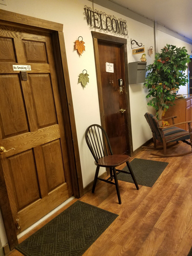 Others 5, Dakota Rose Inn, McLean