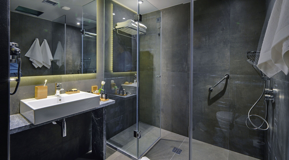 Bathroom 4, Lake Spirit Hotel, Epirus