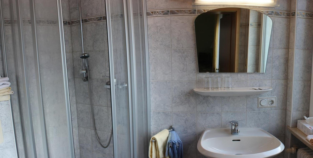 Bathroom 5, Hotel Gasthof Seehof, Roth