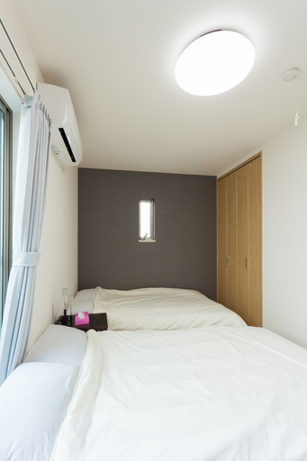 Bedroom 3, White House Tsuruhashi, Osaka
