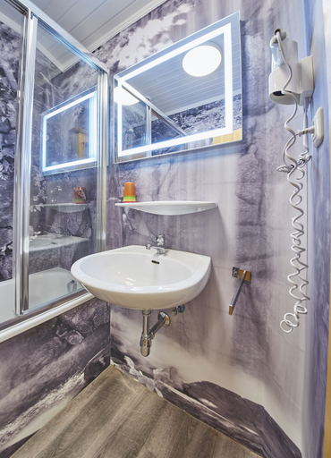 Bathroom 3, Ski & Bike Appartements Forsthaus, Zell am See