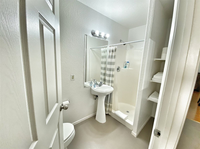 Bathroom 4, 2nd Ave Lofts Downtown, San Diego