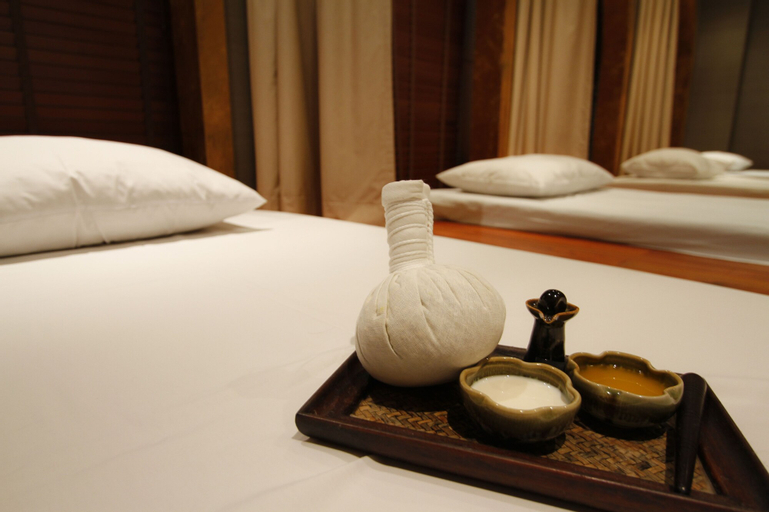 Bedroom 3, Miracle Transit Hotel, Bang Plee