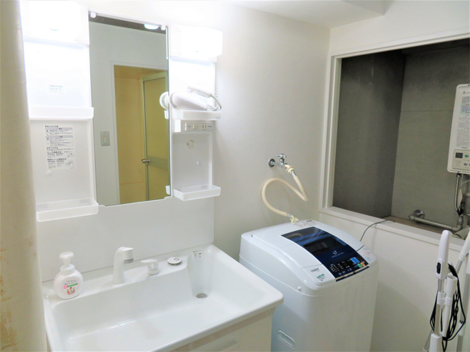 Bathroom 3, Heights Showa 507, Sapporo