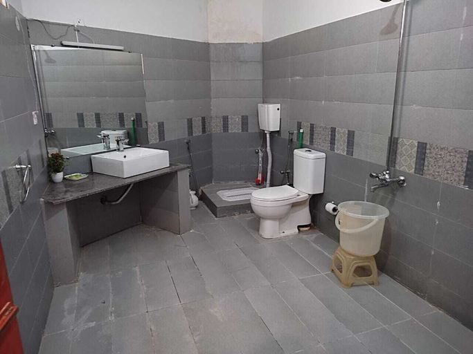 Bathroom 3, Snow Crest Lodges, Zhob