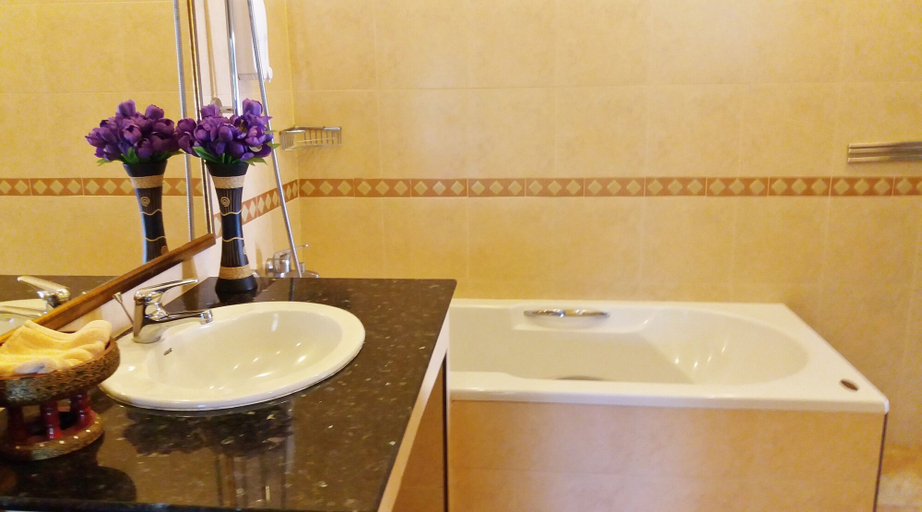 Bathroom 4, Baan Laksee Pool Villa, Pattaya