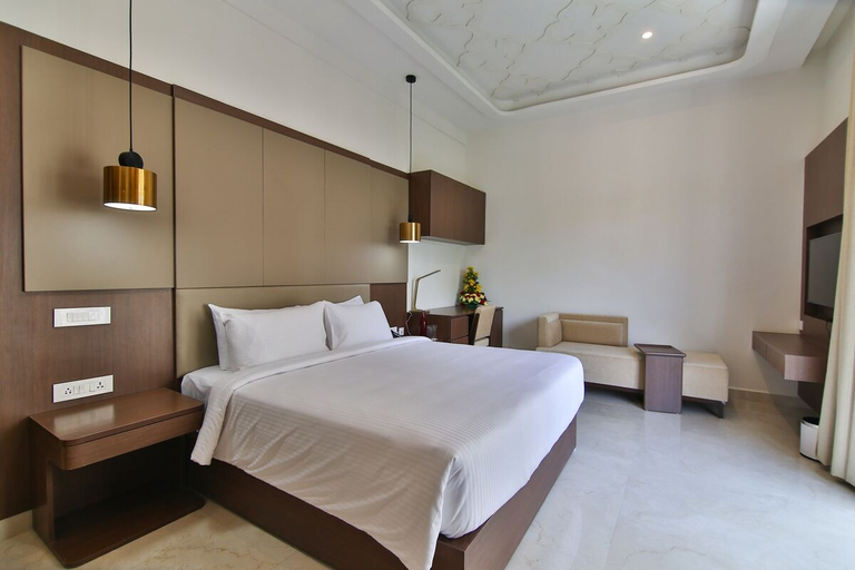 Bedroom 2, Accord Chrome, Kancheepuram
