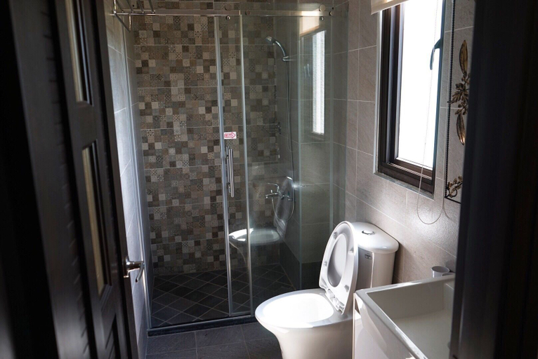 Bathroom 4, Hu Moon Lake, Hualien