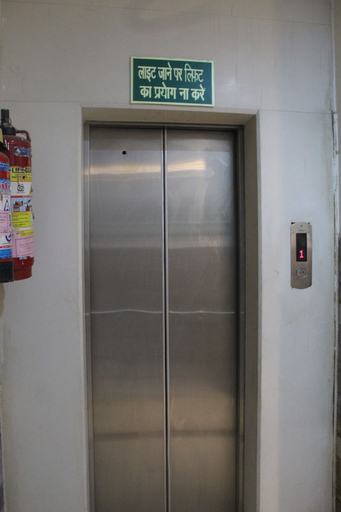 Others 5, Snow white DX at New Delhi Railway Stn, Delhi