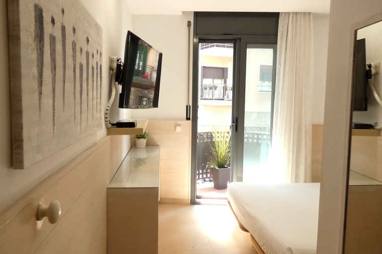 Bedroom 4, Hostal House, Barcelona
